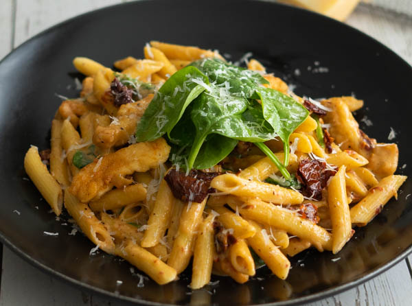 Pasta with Chicken, Spinach, and Sun Dried Tomatoes